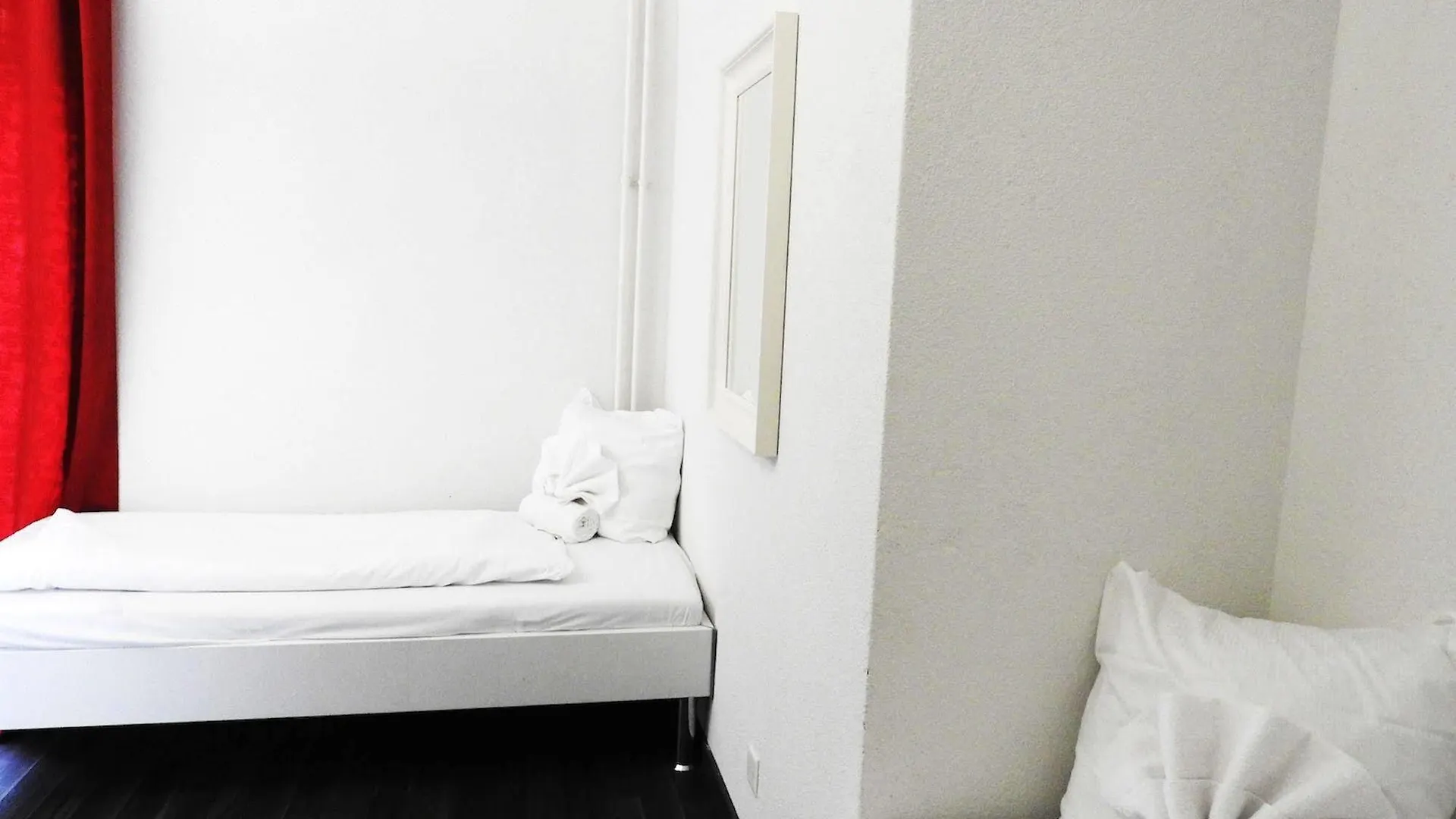 Inside Five Aparthotel Ζυρίχη 3*,